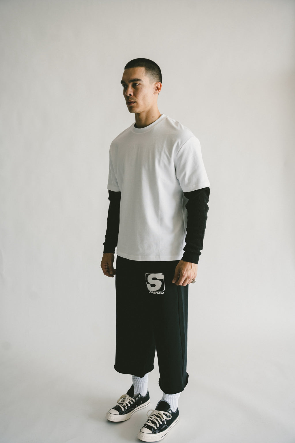 BLACK 3/4 SHORTS