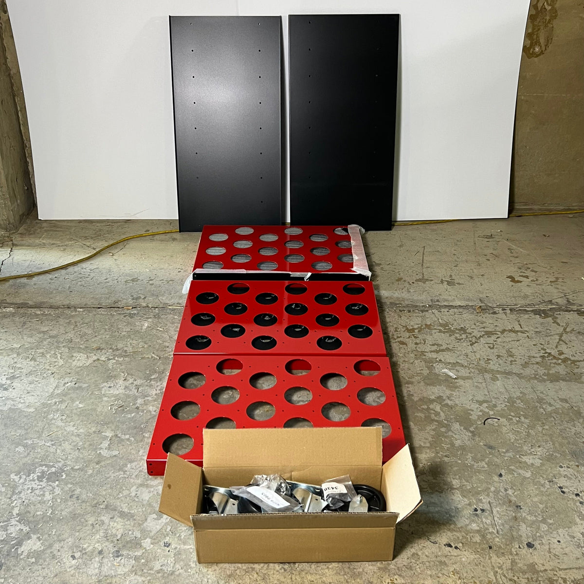 HUOT Tri-Scoot Capto C8 Tool Cart Sz 41" H X 20.25" L X 18" W Red/Black 13778