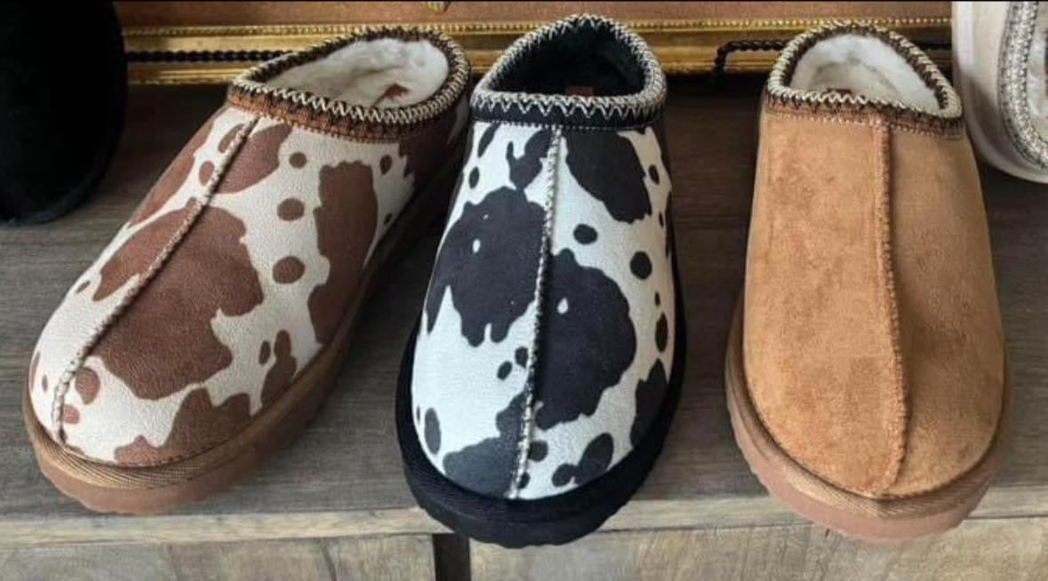 Cow print bruin slippers